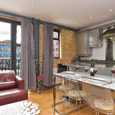 Storm Apartments Лондон Екстериор снимка