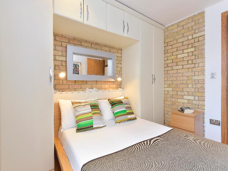 Storm Apartments Лондон Екстериор снимка