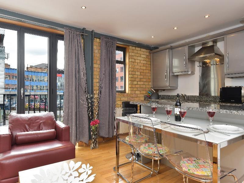Storm Apartments Лондон Екстериор снимка