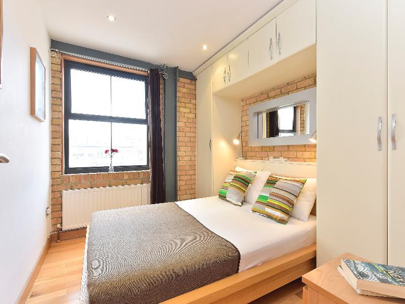 Storm Apartments Лондон Екстериор снимка